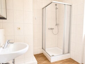 Hårføner og håndklær