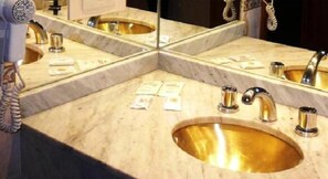 Bathroom - Hotel Tronador (Mar del Plata)