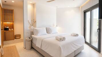 Deluxe Double or Twin Room, Sea View | In-room safe, soundproofing, free WiFi, bed sheets