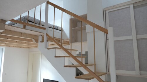 Upstairs6b