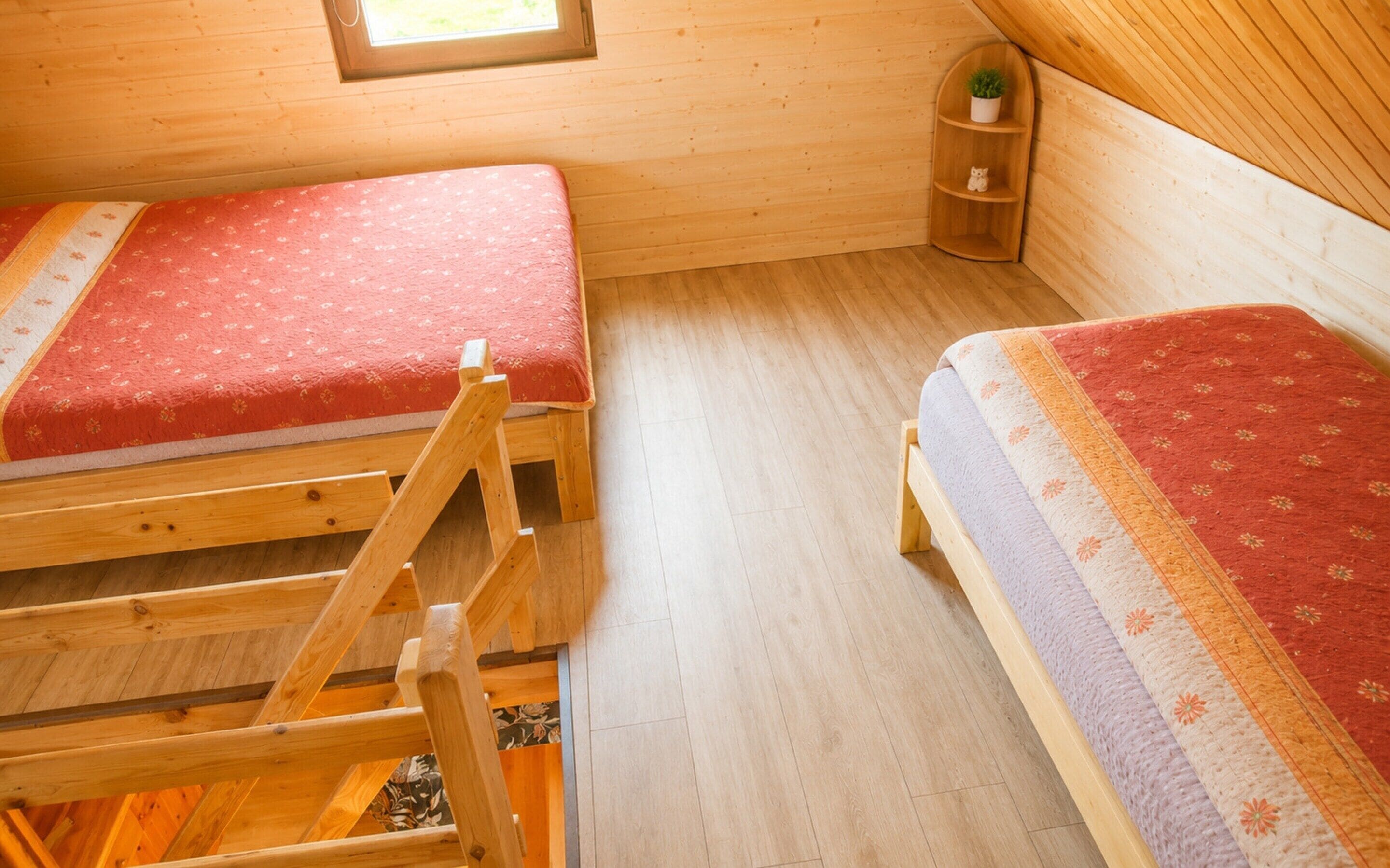 Casa | 2 habitaciones, muebles diferentes y ropa de cama 