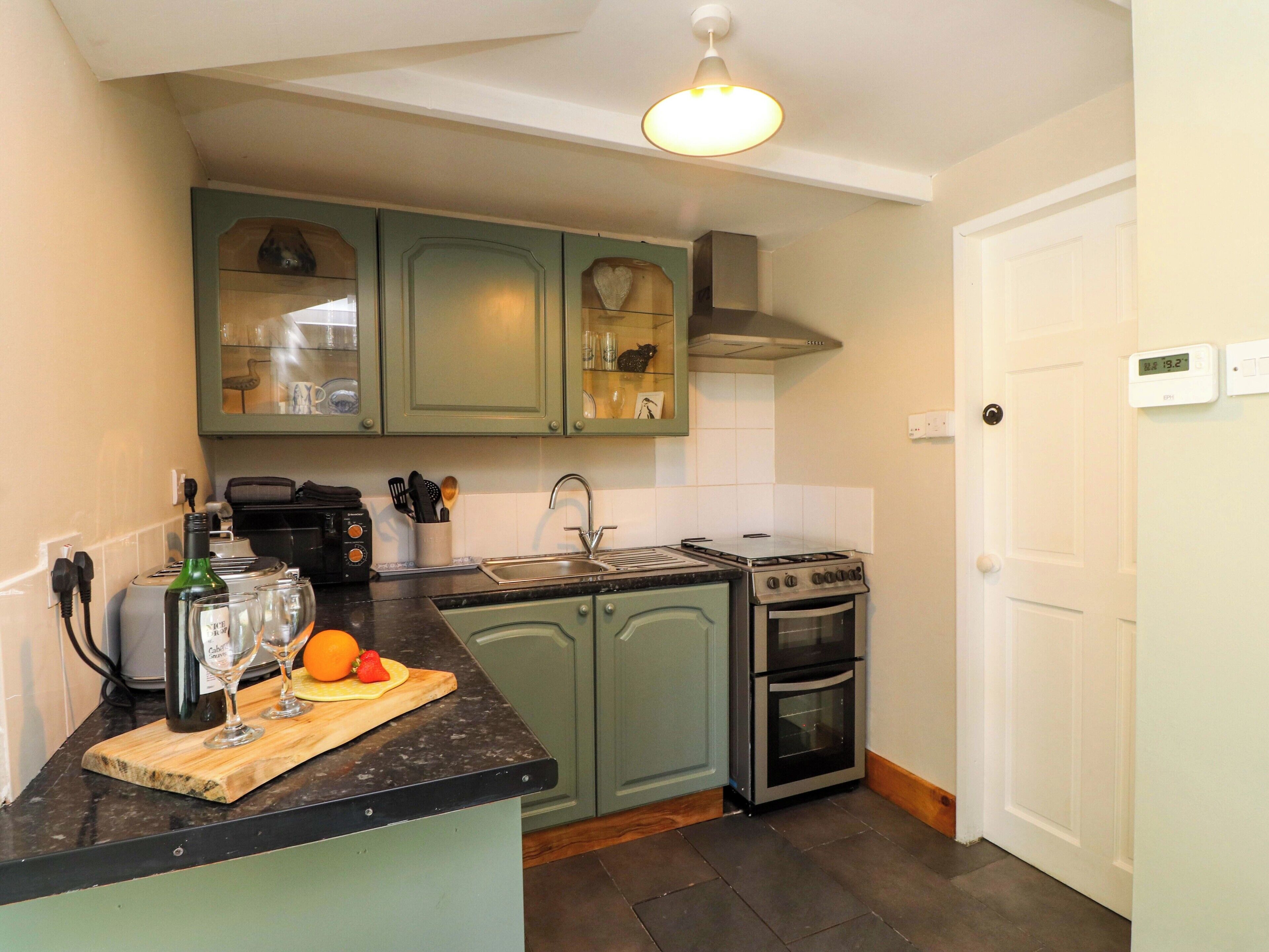 Dishwasher, cookware/dishes/utensils