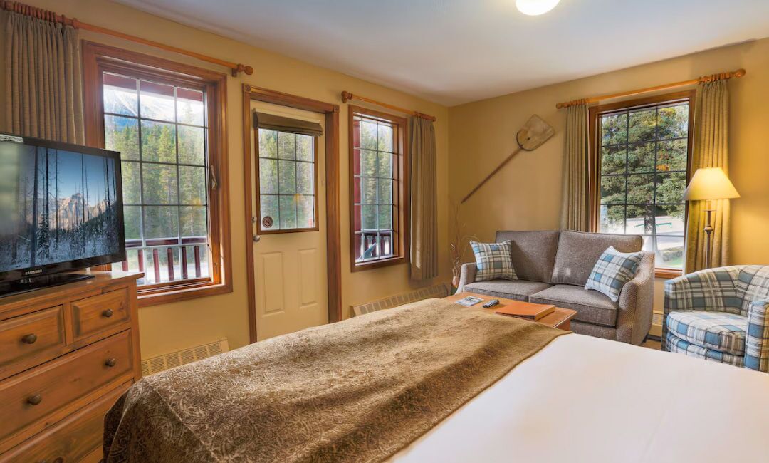 In-room safe, free WiFi, bed sheets