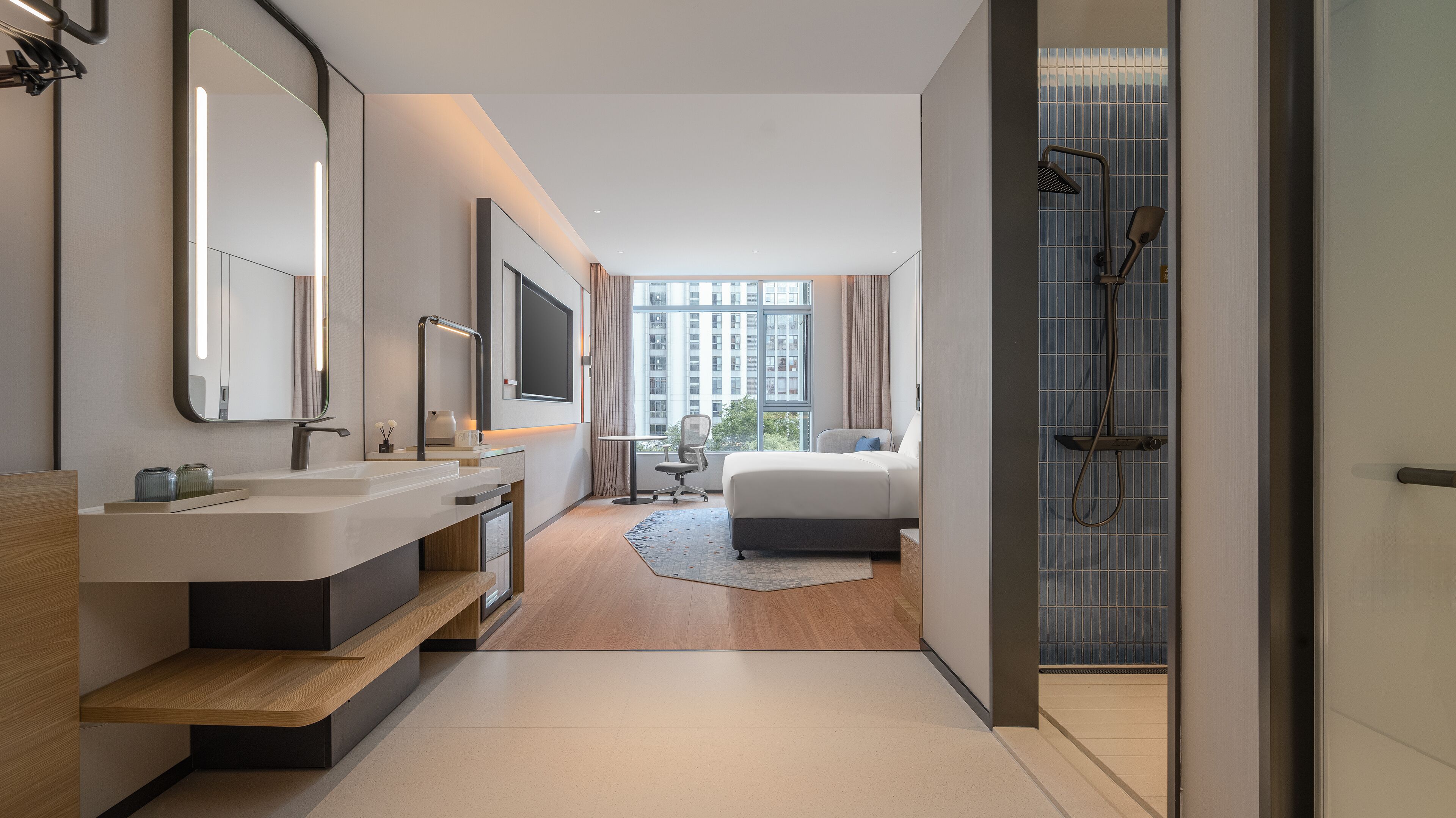 Standard Double Room, 1 Katil Raja (King) (Extra Floor Space) | Gebar bulu kapas, meja, langsir/tirai gelap terus, kalis bunyi 