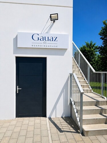 Gauaz Boardinghouse 