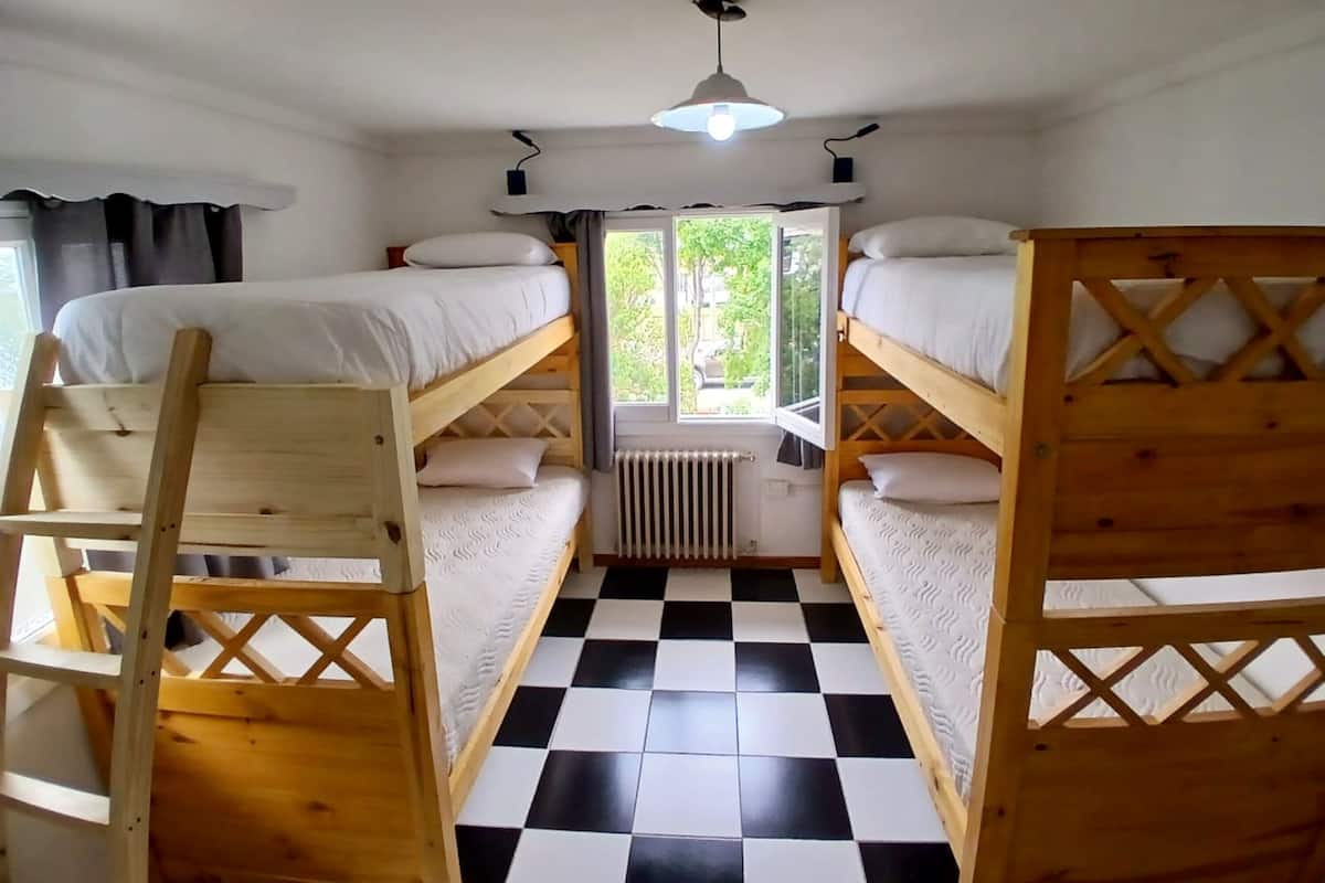 Economy Quadruple Room | Down comforters, WiFi (free)