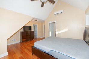 Room - Saratoga Lake #2 - spacious townhome (Saratoga Springs)