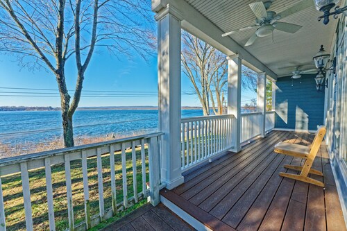 Saratoga Lake #2 - Spacious and Modern Townhome