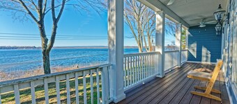 Saratoga Lake #2 - Spacious and Modern Townhome