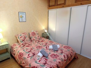 Bügeleisen/Bügelbrett, WLAN, Bettwäsche