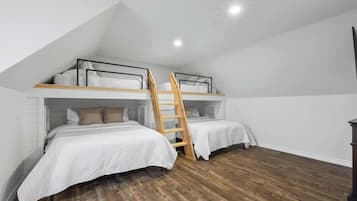 Ferros/tábuas de passar roupa, berço de viagem, Wi-Fi, roupa de cama
