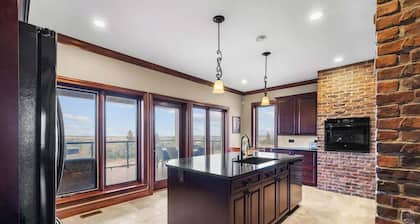 New Glasgow Pool House - Indoor Pool - Sleeps 14