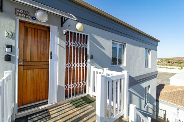 Yzer Drift Beach Escape 2 Bed 2 Bath - Yzerfontein