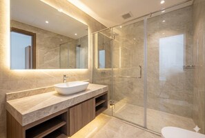 Bathroom - Vrbo Property (Tanger)
