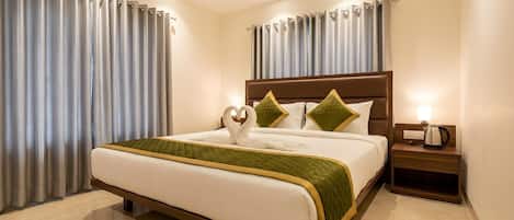 Business Double Room, City View | Free WiFi