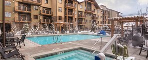 Pool - Spacious 2-bedroom condo in beautiful Park City with fire place and gym (Park City)