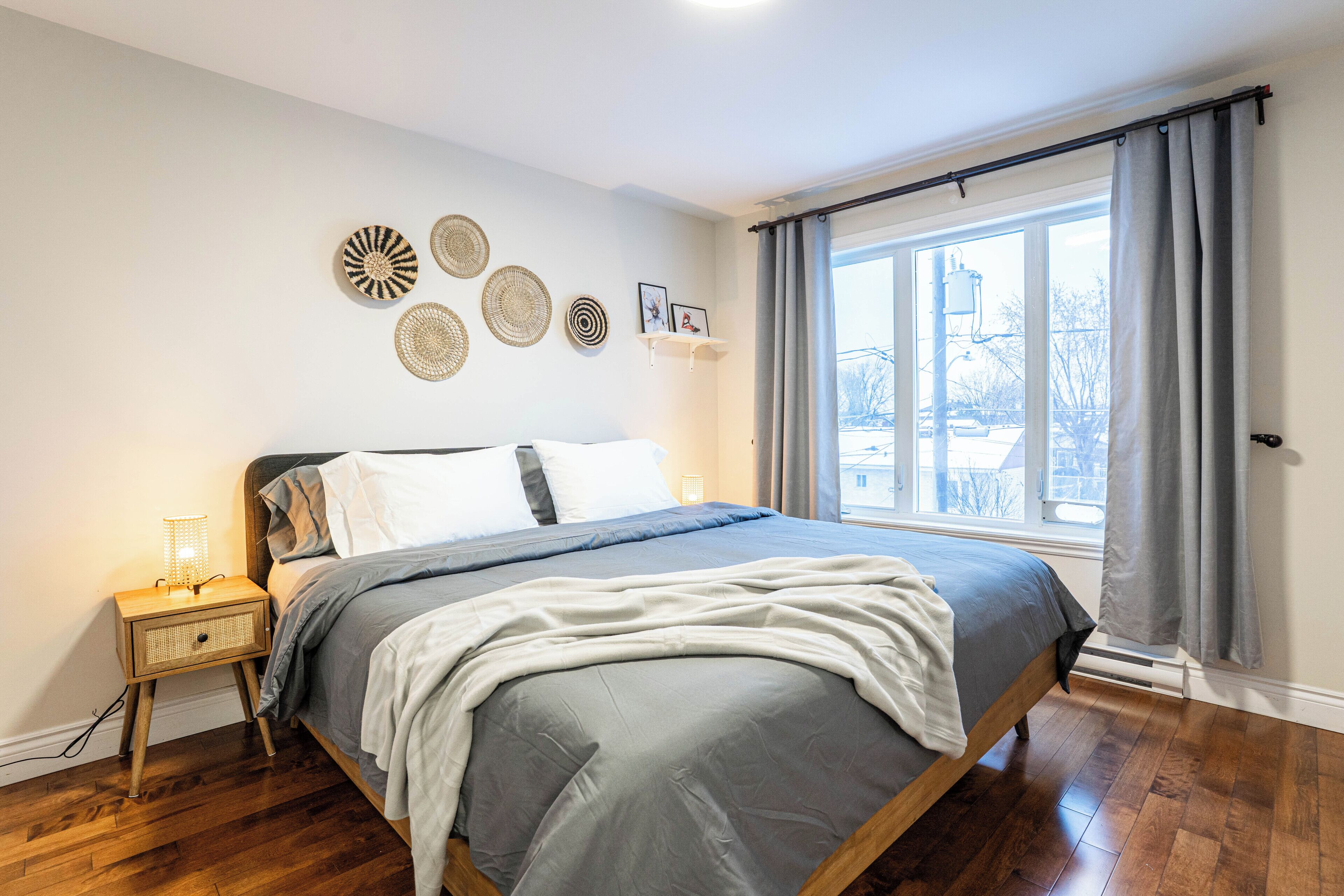 4 bedrooms, iron/ironing board, Internet