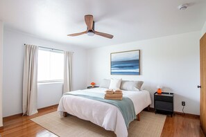 4 Schlafzimmer, Schreibtisch, Bügeleisen/Bügelbrett, Reisekinderbett