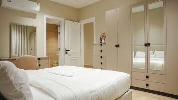 1 habitación, tabla de planchar con plancha, wifi gratis y ropa de cama