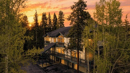 Antlers Lodge by Avantstay Mountain Condo Sauna + Fireplace Steps to Snowflake Lift