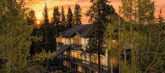 Antlers Lodge by Avantstay Mountain Condo Sauna + Fireplace Steps to Snowflake Lift