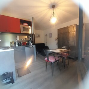 Private kitchen - Apartment in Cap Ferret, across from Phare Beach (Lège-Cap-Ferret)
