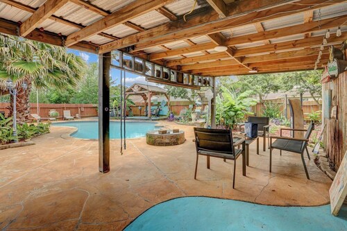3-bedroom house in South Houston area with private pool