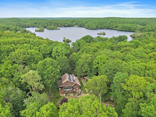 Billings Lake Family Retreat w/ Private Beach