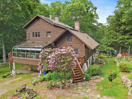 Billings Lake Family Retreat w/ Private Beach