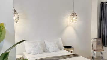 1 bedroom, iron/ironing board, internet, bed sheets