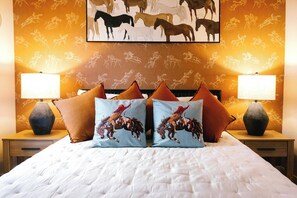 WiFi, bed sheets - Big Sky Bungalow + Hot Tub/Retro Feels (Billings)
