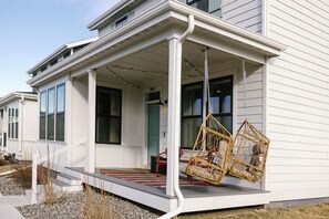 Exterior - Big Sky Bungalow + Hot Tub/Retro Feels (Billings)