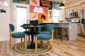 Dining - Big Sky Bungalow + Hot Tub/Retro Feels (Billings)