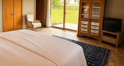 3br farmhouse on horse farm - close to KY Horse Park, Hagyard + Rood & Riddle