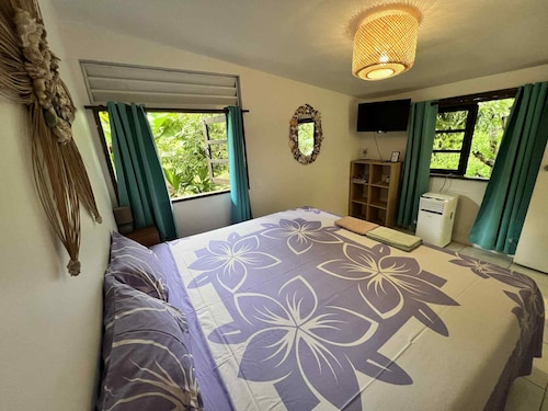 Chambre d'hôte 10 minutes from the Vai'are wharf.