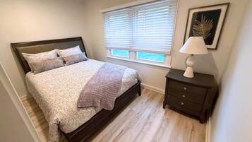 2 bedrooms, in-room safe, desk, iron/ironing board