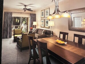 Living area - Spacious 3-bedroom condo with AC at Vistana Resorts in Orlando Florida (Orlando)