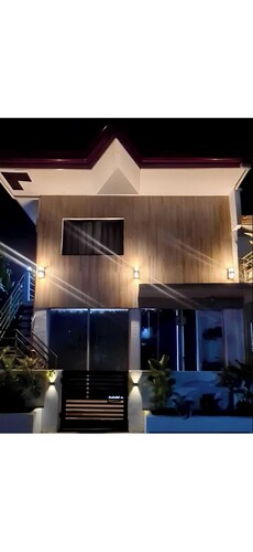 Perfect Stopover: Airport, Beach & Mall Nearby