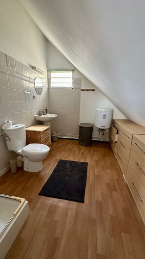 Hair dryer, towels, soap, shampoo