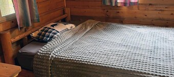 Tranquil 1-bedroom cabin with AC in Allegheny National Forest