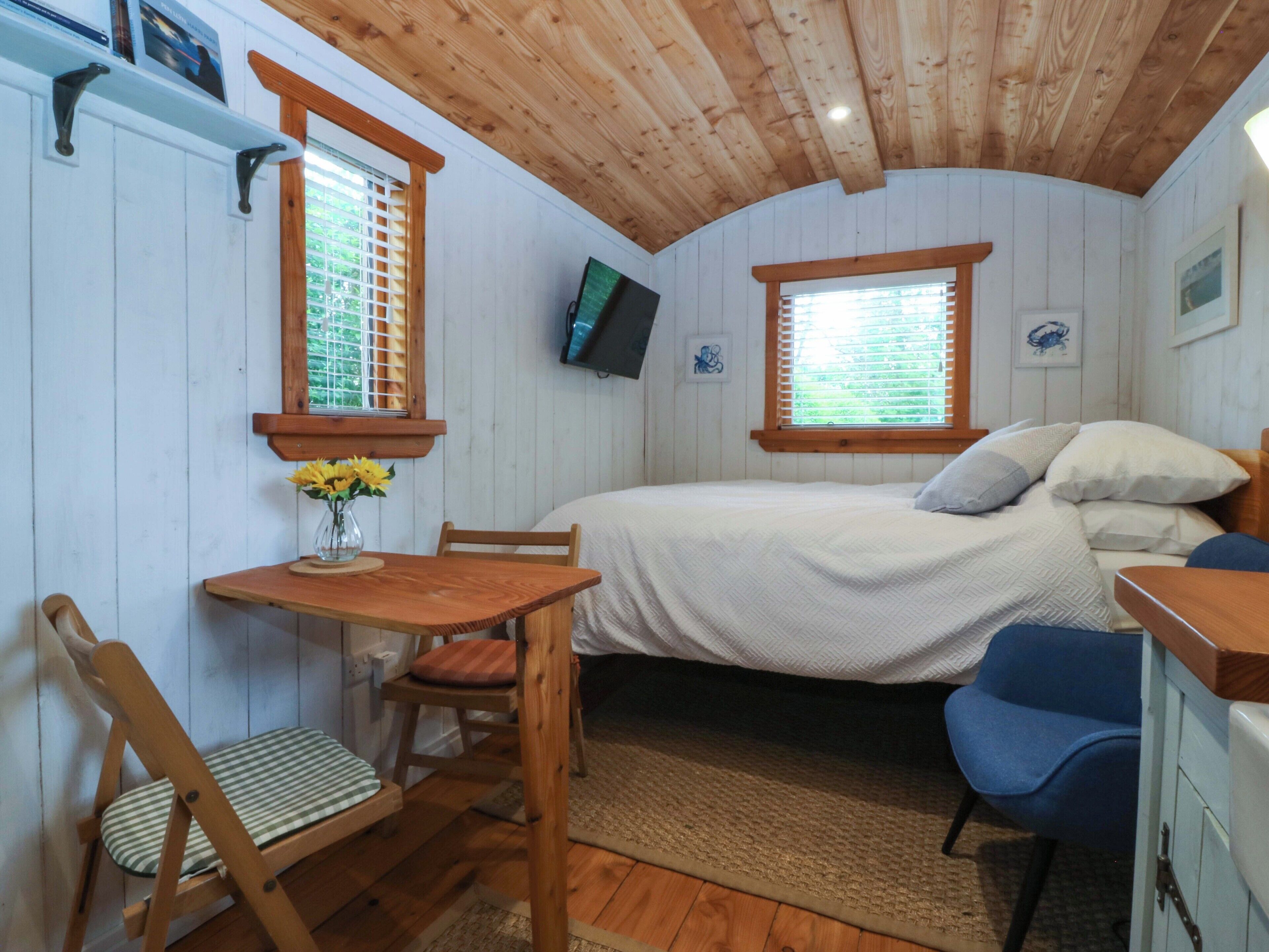1 bedroom, WiFi (free), individually decorated, individually furnished