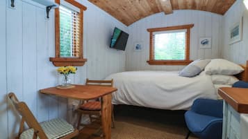1 bedroom, WiFi (free), individually decorated, individually furnished
