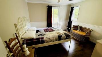 4 chambres, fer et planche à repasser, Wi-Fi, draps fournis