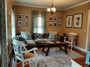 Smart TV - 4BR Wakefield Home Near URI, Beaches & South County Bike Path (South Kingstown)