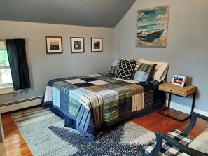 4 bedrooms, free WiFi, bed sheets - 4BR Wakefield Home Near URI, Beaches & South County Bike Path (South Kingstown)