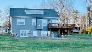 Exterior - Gorgeous Views of Round lake (Round Lake)