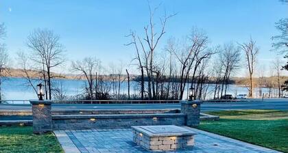 Gorgeous Views of Round lake