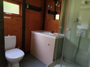 Bathroom - Chalet 2 étoiles - ccbgafd (La Tour-d'Auvergne)