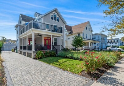 Coastal Retreat in N.E. Asbury, Two blocks to ocean. STR2600925