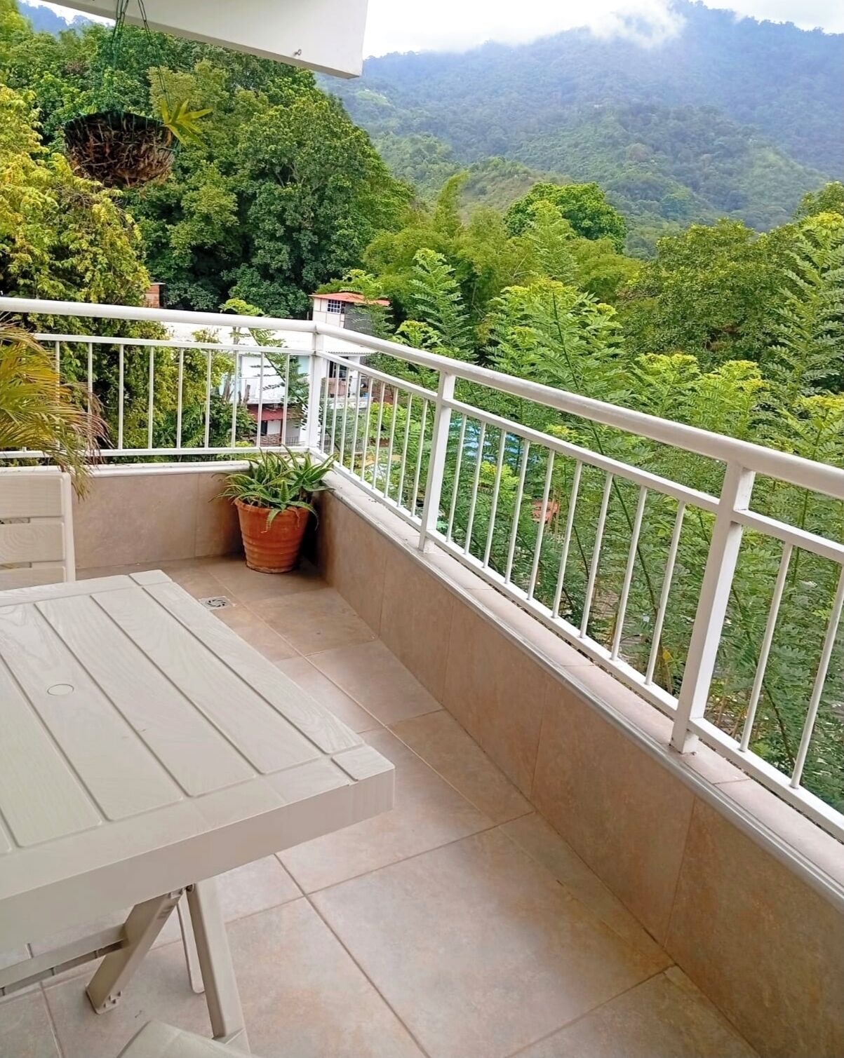 Chambre Double Confort, balcon, vue montagne | Balcon